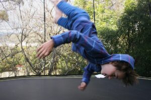 自閉症の子供に最適なミニトランポリンの手すりはどれ？