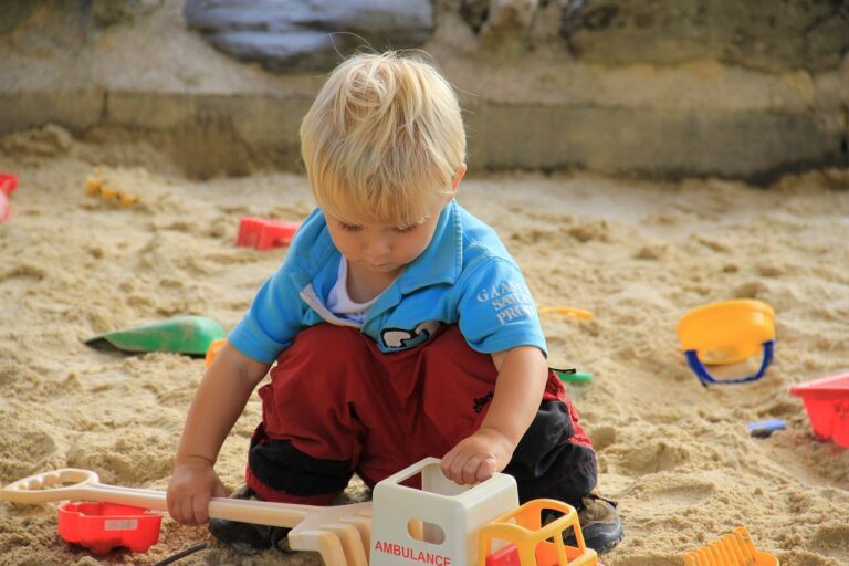 自閉症の子どもに最適なサンドバッグパンチ遊具とは？