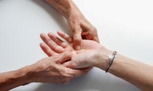 自閉症の方に効果的なアロマテントでのリラクゼーション方法は？