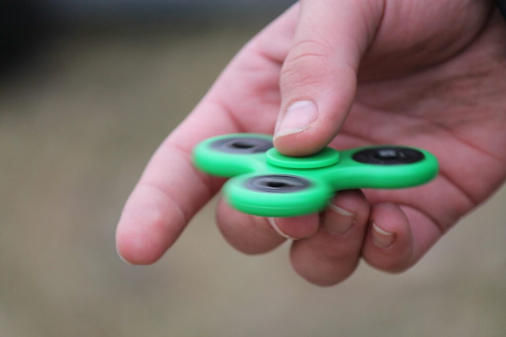 自閉症の子どもに最適な遊具とは？購入時の注意点は？