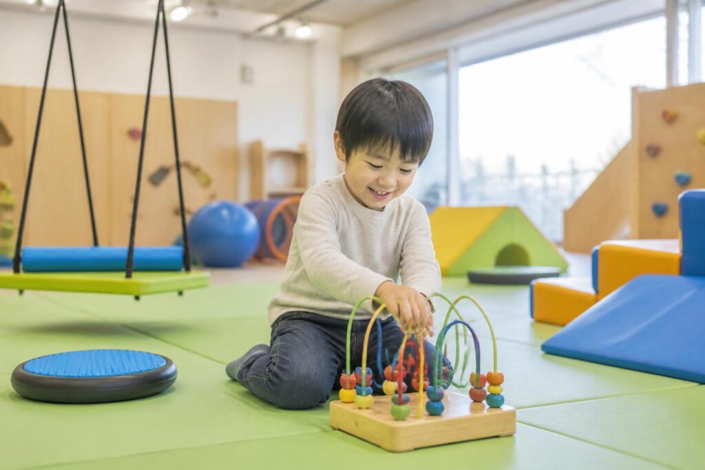 自閉症の子どもに最適なロッキングボートとウォブルの効果は？